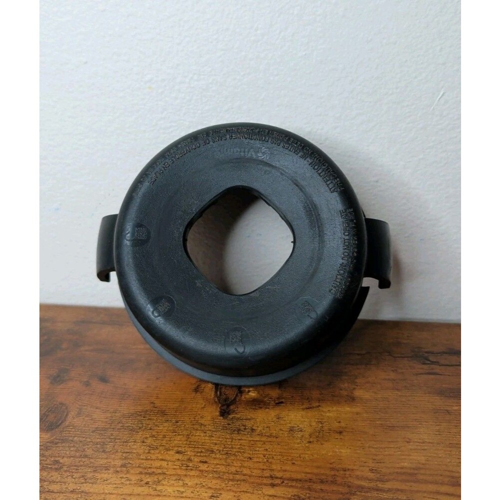 OEM Vitamix Replacement Black Rubber Lid (No Cap) 64oz 5.5" Diam VM0102B